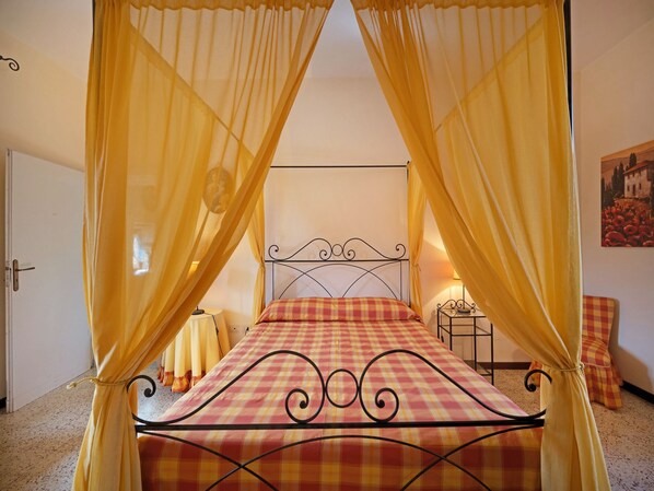 House | 6 bedrooms, individually furnished, bed sheets - Mansion in Prodo Near Lake Bolsena (Orvieto)