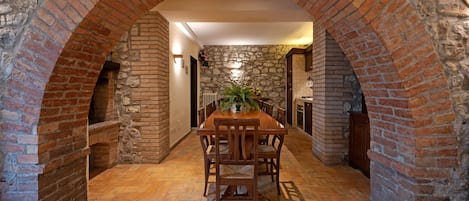House | Dining