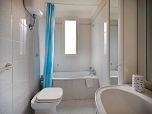House | Bathroom