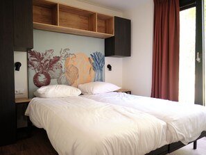 Nhà | 3 phòng ngủ, trang bị nội thất với thiết kế riêng biệt, bộ trải giường 