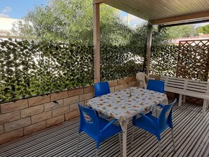 Balcony - Snug Holiday Home in Porto Palo With Garden (Portopalo di Capo Passero)