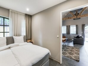 House | 1 bedroom, individually furnished, bed sheets