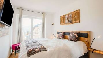 2 bedrooms, individually furnished, bed sheets