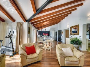 Villa | Living area - Villa with Swimming Pool, Volleyball Court & Hot Tub, near Rovinj (Rovinj)
