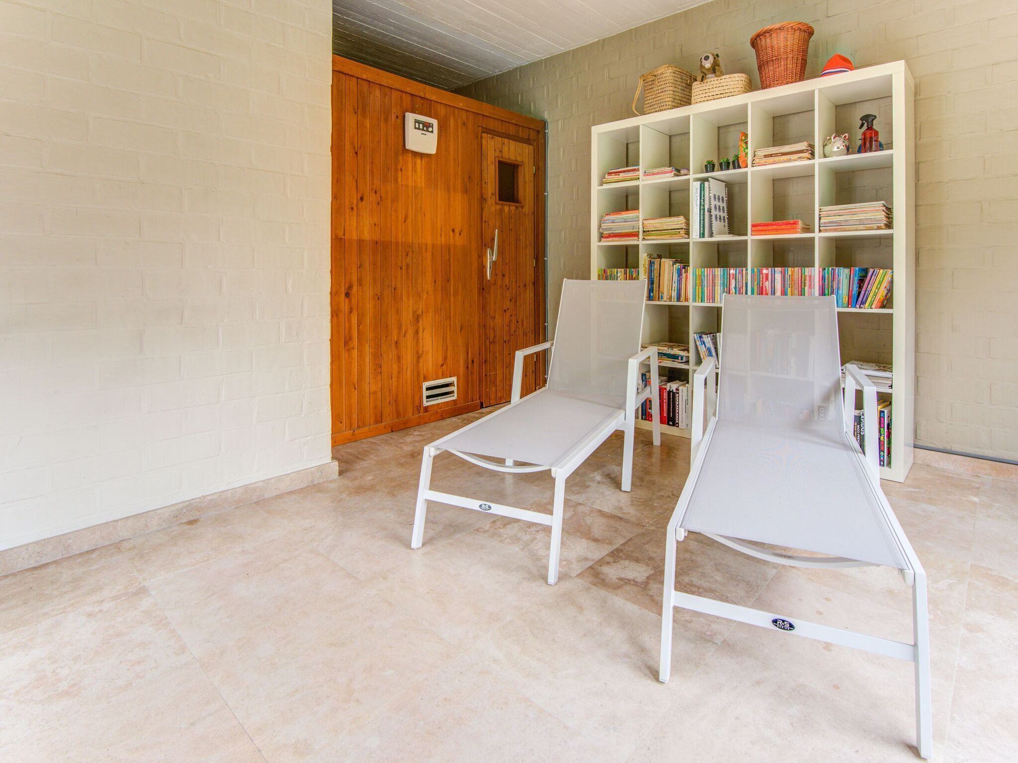 5 chambres, ameublement personnalisé, draps fournis