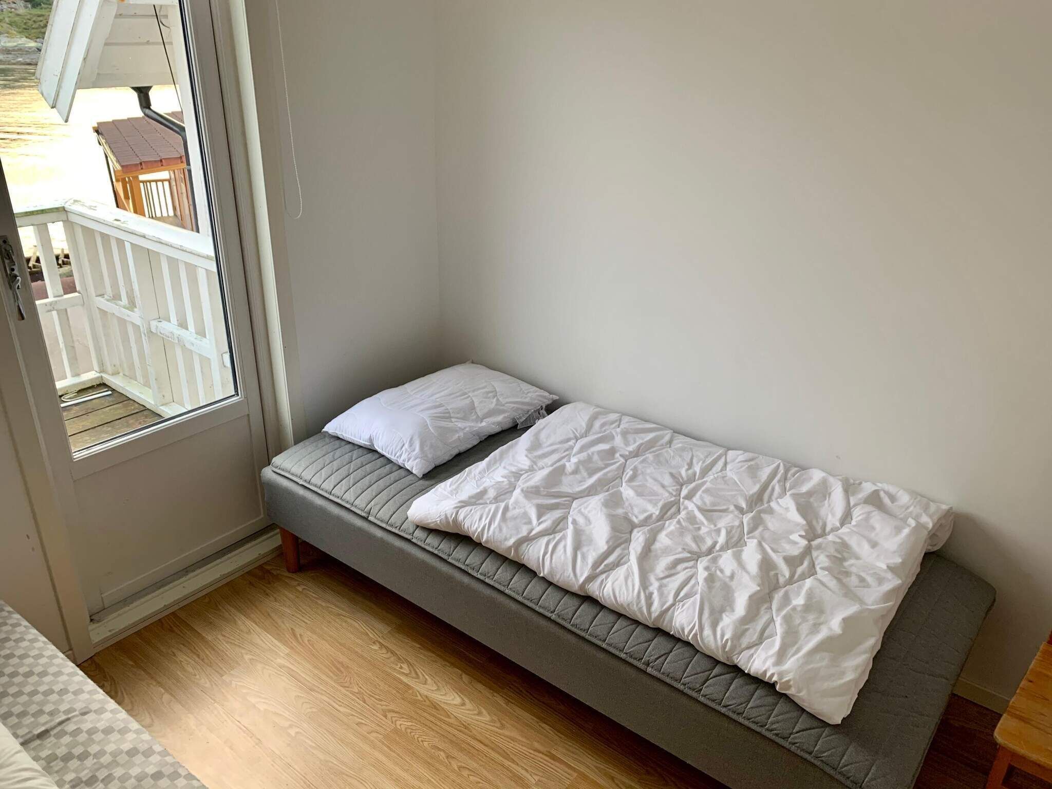 5 bedrooms, individually furnished