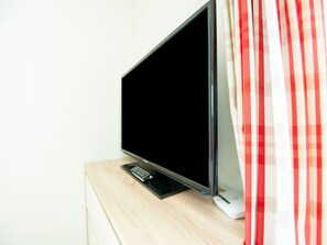 2 bedrooms, individually furnished, bed sheets