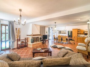 Villa | Área de sala de estar | Televisión 
