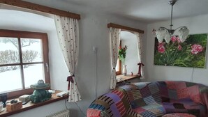 Living room - Simplistic Apartment in Waxenberg near Burgruine Castle (Oberneukirchen)