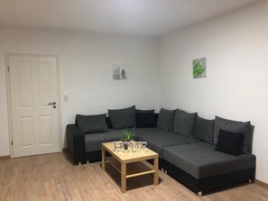 Living room - Peaceful Apartment in Winterberg near Bike Park & Ski Resorts (Winterberg)