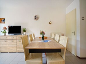 Dining - Convenient Holiday Home in Gulpen near River & City Center (Gulpen)