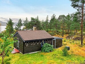 Exterior - 6 Person Holiday Home in Ostereidet (Alver)