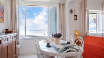 House | Tempat makan