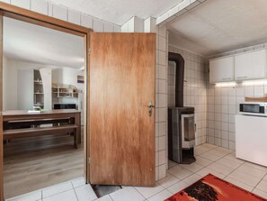 Apartment | Private kitchen - Cosy Flat in Niepars With Garden (Niepars)