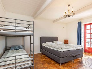 4 bedrooms - 12 Person Holiday Home in Blokhus (Blokhus)