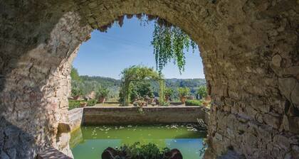 Tuscany Bliss: Garden Retreat