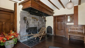 Reception - Square Farm Transformed Into a Luxurious Holiday Home (Waimes)