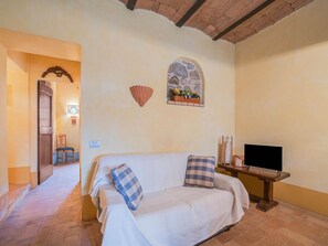 Villa | Living area - Belvilla by OYO Azulejos (Fabro)