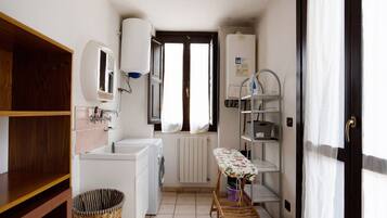 Villa | Badezimmer | Haartrockner, Shampoo