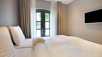 House | 4 bedrooms, individually furnished, bed sheets