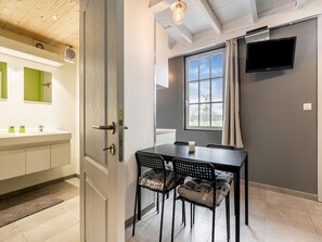 Apartment | Dining