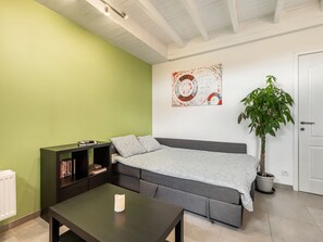 Apartment | 1 bedroom, bed sheets - Tasteful Holiday Home in Loppem with Hot Tub (Zedelgem)