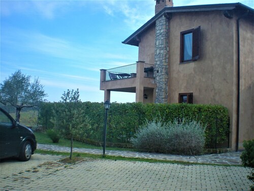 Snug Holiday Home in Pomonte-scansano With Private Garden