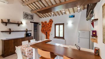 Cottage | Dining