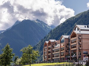 Exterior - Large Apartment With Balcony & Terrace on Ski Slope (Rauris)