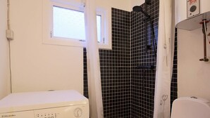 House | Bathroom - 6 Person Holiday Home in Kirke Hyllinge (Kirke Hyllinge)