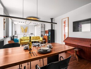 Dining - Wonderful Loft Apartment with Sauna in Augsburg near Zoo & Puppet Theater (Augsburg)