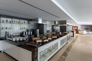 Daily buffet breakfast for a fee