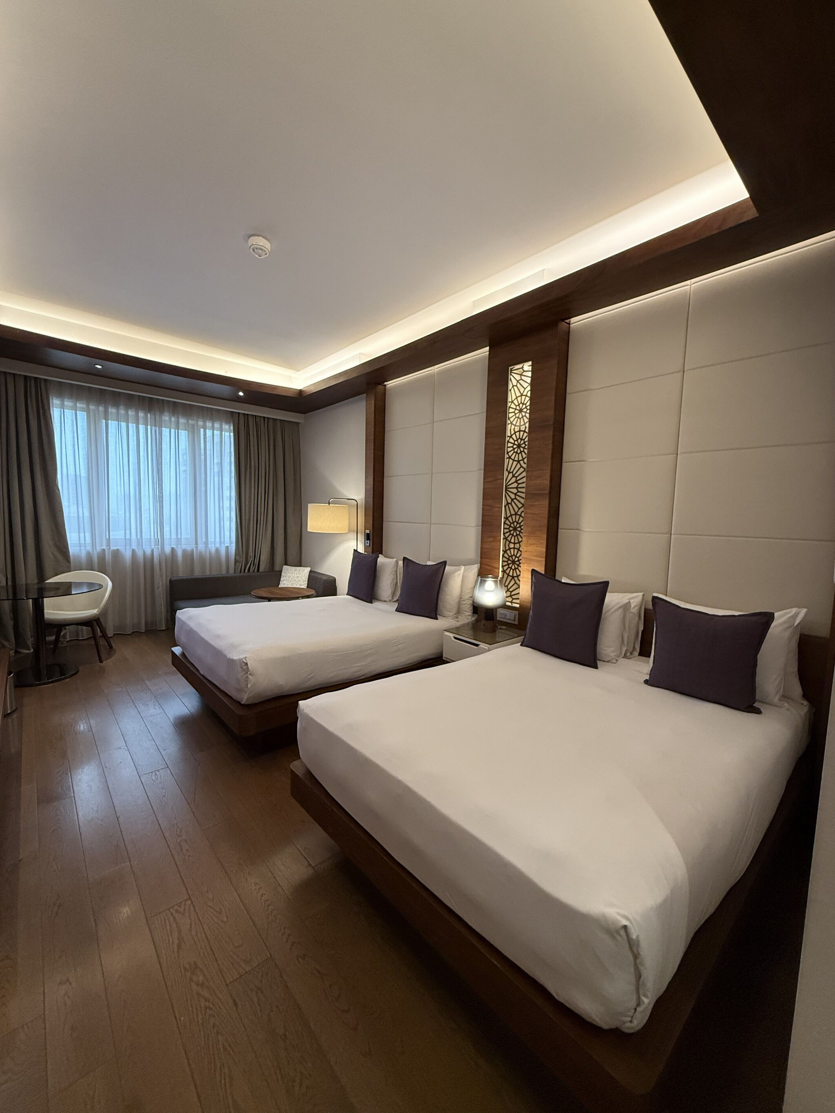 Frigobar, cofres nos quartos, individualmente decorados