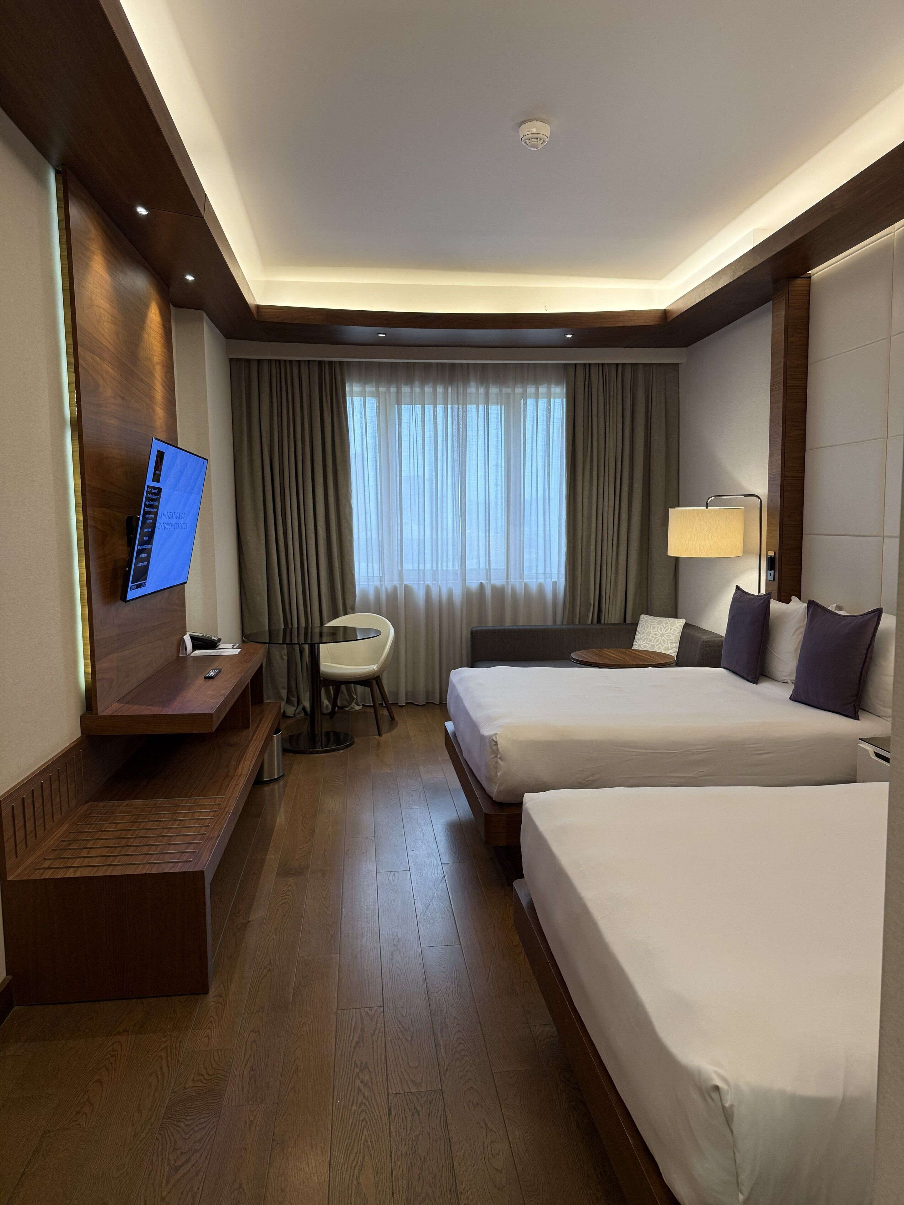 Frigobar, cofres nos quartos, individualmente decorados