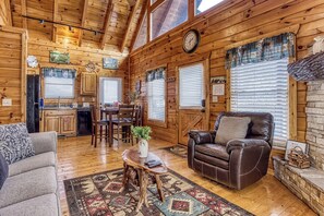 Fireplace, table football - The Majestic View, Hot Tub, Mountain Views, $560 FREE tickets each paid day! (Sevierville)