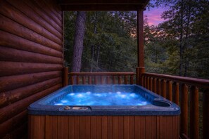 Outdoor spa tub - The Majestic View, Hot Tub, Mountain Views, $560 FREE tickets each paid day! (Sevierville)