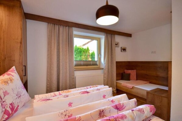 2 Schlafzimmer, Zimmersafe, Reisekinderbett, kostenloses WLAN