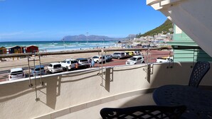Unclassified image, 3 of 27, button - Sunrise Deck (Cape Town)
