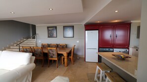 Dining room - Sunrise Deck (Cape Town)