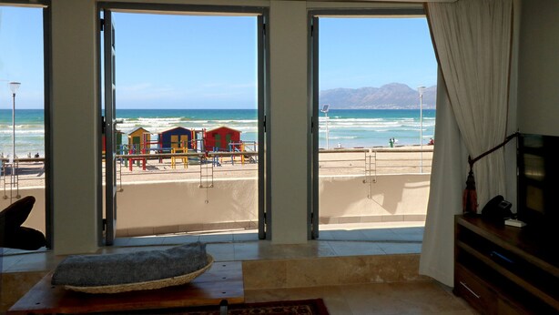Unclassified image, 1 of 27, button - Sunrise Deck (Cape Town)