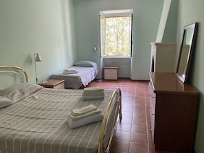 4 Schlafzimmer, Bügeleisen/Bügelbrett, Reisekinderbett, kostenloses WLAN