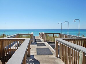 Property grounds - Adagio F-303 Poolside 3/3 - Beautiful Top Floor Unit (Santa Rosa Beach)
