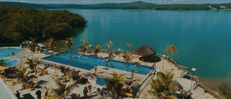 Innenpool, Außenpool