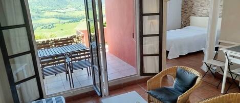 2 bedrooms, travel crib, free WiFi, bed sheets