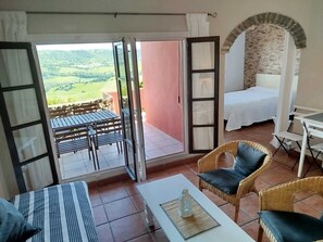 2 slaapkamers, reisbedje, gratis wifi, beddengoed