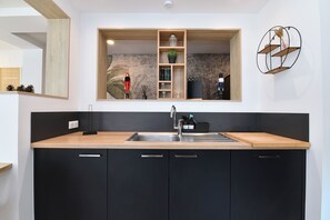 Fridge, microwave, oven, dishwasher - L'Oriel ****, Appart. 6 people in Ammerschwihr - 3 bedrooms, parking (Ammerschwihr)