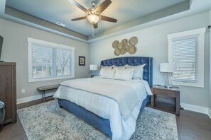 3 bedrooms, desk, iron/ironing board, free WiFi