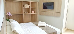 Minibar, individually furnished, free WiFi, bed sheets - Hotel Pousada Família de Nazaré (Cachoeira Paulista)