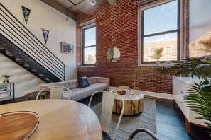 TV, table football - Sosuite | 3BR Loft w Gym, Lounge, Shared Laundry (Philadelphia)