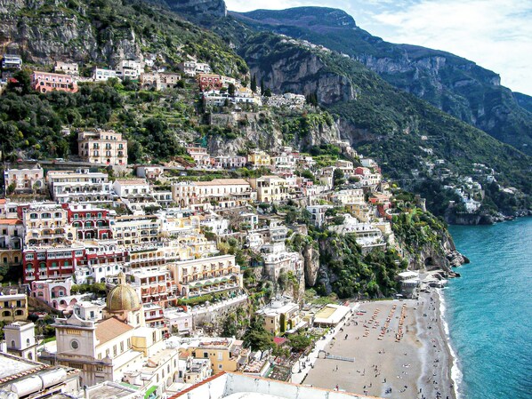 صورة غير مصنفة، 1 من 35، زرّ